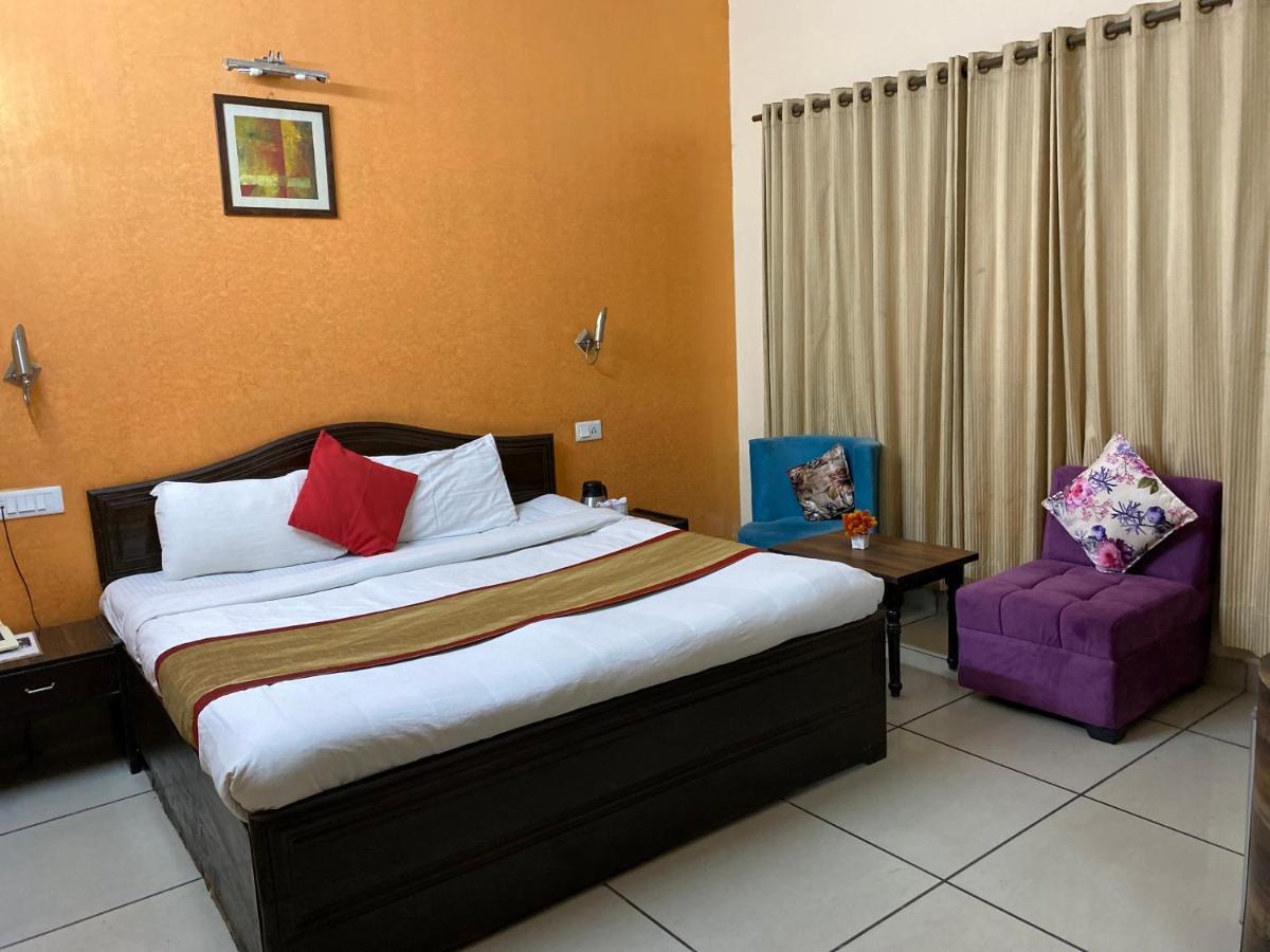 Hotel Aachman Regency ชิมลา ภายนอก รูปภาพ